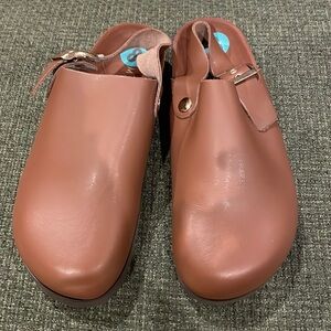 Mascarat brown clogs (sz 8)